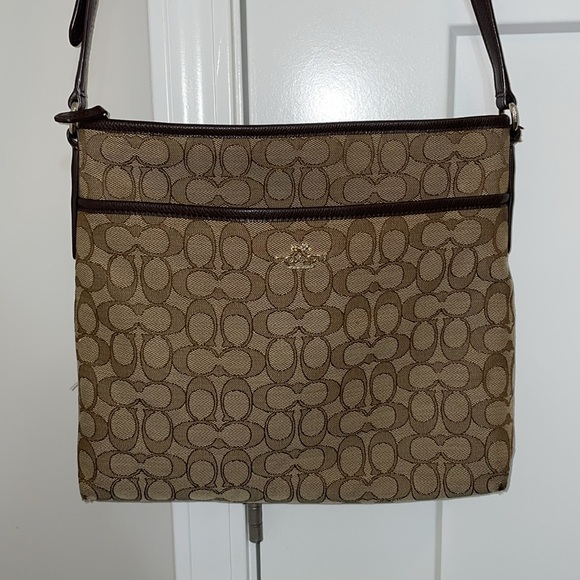 Coach | Signature shoulder crossbody canvas bag - Picture 2 of 16